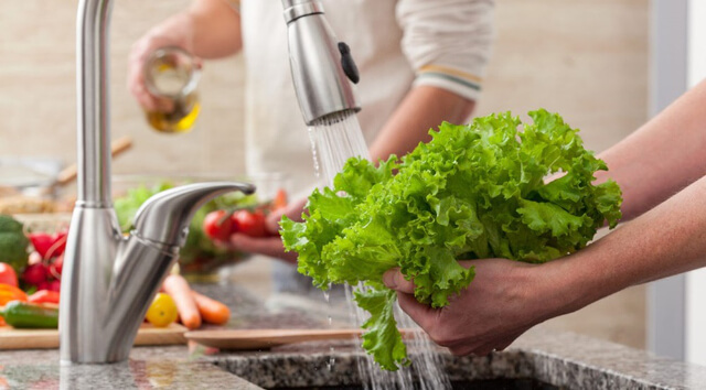 rửa tay trước khi ăn và không ăn rau sống có liên quan gì đến bệnh giun đũa